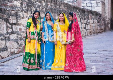 Indiennes Mesdames Mehrangarh fort Jodhpur Rajasthan Inde Banque D'Images
