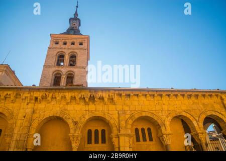 Façade de l'église San Martin. Segovia, Espagne. Banque D'Images