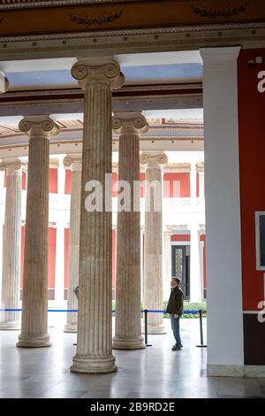 Athènes, Grèce - 14 février 2020. Majestueux hall construit dans les années 1880 pour les premiers jeux olympiques modernes, aujourd'hui utilisé comme centre de conférence. Banque D'Images