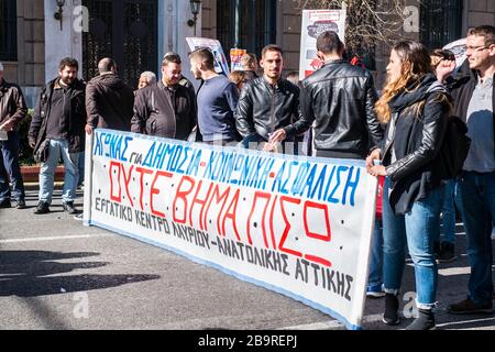 Ville d'Athènes, Grèce - 18 février 2020. Les travailleurs du secteur public de la ville d'Athènes ont organisé une nouvelle grève pour protester contre les gouvernmen conservateurs Banque D'Images