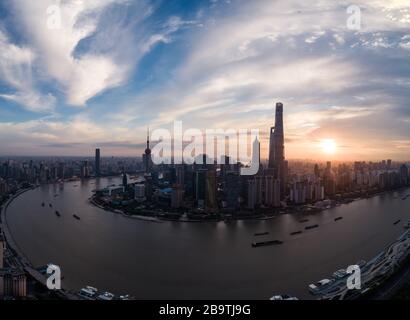 Vue aérienne de Lujiazui, ville de Shanghai, à l'aube Banque D'Images