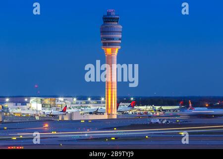 Atlanta, Géorgie – 2 avril 2019 : Tour de l'aéroport d'Atlanta (ATL) en Géorgie. Banque D'Images