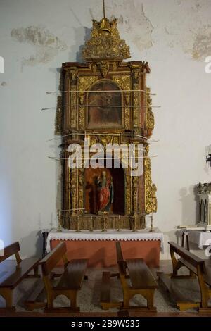 Retable en bois sculpté et guildé et ragoûts à l'intérieur de l'église de Santa Ana, Cañar, Grenade, Andalousie, Espagne Banque D'Images