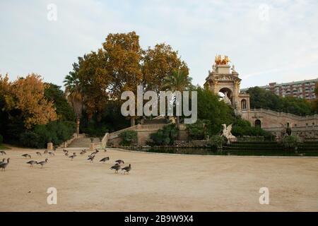 Une statue dédiée à Christophe Colomb dans le centre ville de Barcelone, Espagne Banque D'Images