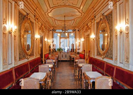 Intérieur du Caffè Florian, Procuratie Nuove de la Piazza San Marco, Venise, Italie Banque D'Images