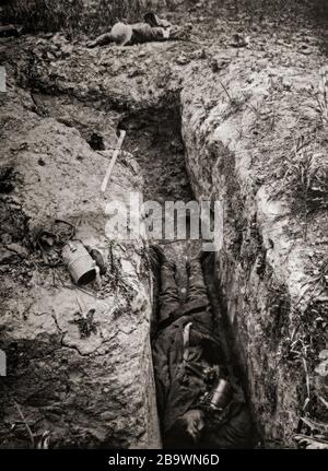 Soldats allemands morts pendant la bataille de Hamel (4 juillet 1918, une attaque réussie de l'armée australienne et de l'infanterie de l'armée américaine, soutenue par des chars britanniques, contre des positions allemandes dans et autour de la ville de le Hamel, dans le nord de la France, pendant la première Guerre mondiale Banque D'Images