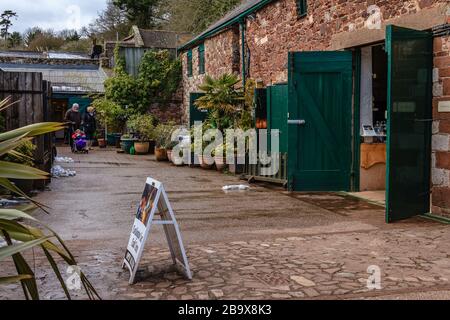 Le centre artistique et artisanal du Yard stable de Cockington court, Cockington, Torquay, Devon, Royaume-Uni. Mars 2018. Banque D'Images