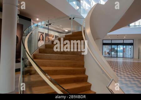 Escalier à l'édifice Stopera lors de l'éclosion du virus Corona à Amsterdam, Pays-Bas 2020 Banque D'Images