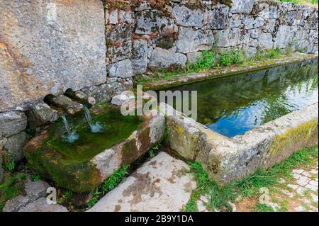 Ancienne maison de lavage de village, Paredes do Rio, parc national de Peneda Geres, Minho, Portugal Banque D'Images