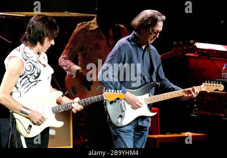 ERIC CLAPTON et JEFF BECK au Madison Square Garden le 2-19-2010 photo de Michael Brito Banque D'Images