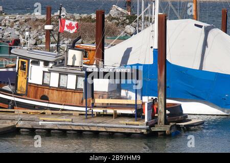 Vancouver, Canada - février 29,2020 : quai de traversier False Creek du Musée maritime, dans le parc Hadden Banque D'Images