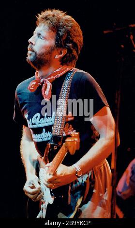 ERIC CLAPTON EN CONCERT, SARATOGA ARTS DE LA SCÈNE, SARATOGA, NY 6/19/82 ERIC CLAPTON PHOTO DE MICHAEL BRITO Banque D'Images