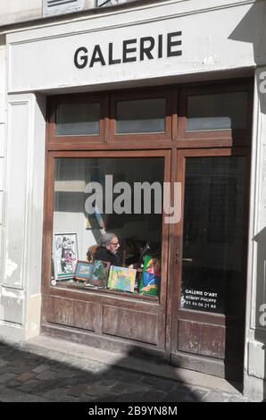 UN MAINTIEN PARISIEN À MONTMARTRE Banque D'Images