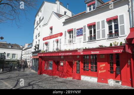 UN MAINTIEN PARISIEN À MONTMARTRE Banque D'Images