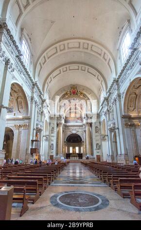 Cathédrale Cattedrale di S.Pietro, Bologne, Emilie Romagne, Italie, Europe Banque D'Images