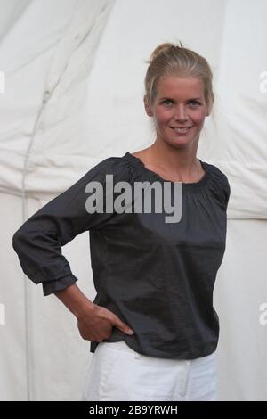 Alexandra Tolstoy, aventurier équine, radiodiffuseur et femme d'affaires, au Edinburgh International Book Festival, Édimbourg, Écosse, août 2003. Banque D'Images