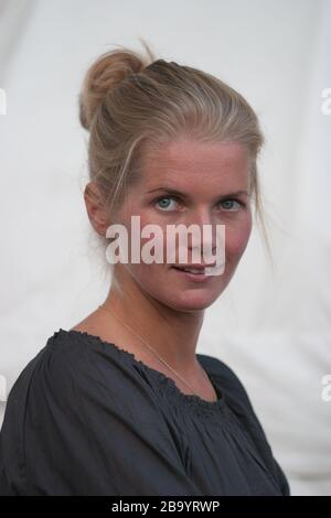 Alexandra Tolstoy, aventurier équine, radiodiffuseur et femme d'affaires, au Edinburgh International Book Festival, Édimbourg, Écosse, août 2003. Banque D'Images