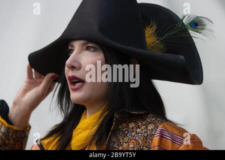 Tama Janowitz, auteur et commentateur social le plus vendu au monde de New York, auteur de « Saves of New York », au Edinburgh International Book Festival, Édimbourg, Écosse, août 2003. Banque D'Images