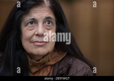 Susan Sontag, auteure américaine, théoricienne littéraire, activiste intellectuel et politique publique, au Edinburgh International Book Festival, Édimbourg, Écosse, août 2003. Banque D'Images