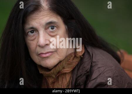 Susan Sontag, auteure américaine, théoricienne littéraire, activiste intellectuel et politique publique, au Edinburgh International Book Festival, Édimbourg, Écosse, août 2003. Banque D'Images