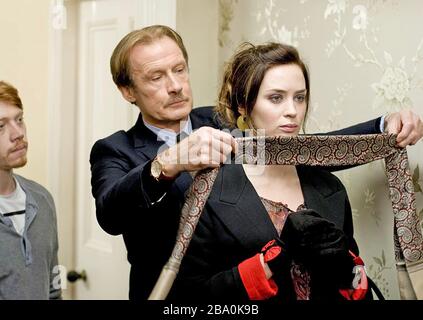 FILM WILD TARGET 2020 vue Entertainment avec Emily Blunt et Bill Nighy avec Rupert Grint à gauche Banque D'Images