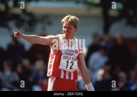 Athènes, Griechenland. 25 mars 2020. firo: 1997, Championnats du monde d'athlétisme, en Grèce Sports, coupe du monde, Championnats du monde, Championnats du monde d'athlétisme, Championnats du monde d'athlétisme, à Athènes, 1997, archive images athlétisme, décathlon, décathlon, 10-man, hommes, Frank Busemann, Allemagne, gagne bronze, demi-figure, geste | usage mondial crédit: dpa/Alay Live News Banque D'Images