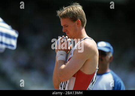 Athènes, Griechenland. 25 mars 2020. firo: 1997, Championnats du monde d'athlétisme, en Grèce Sports, coupe du monde, Championnats du monde, Championnats du monde d'athlétisme, Championnats du monde d'athlétisme, à Athènes, 1997, archive images athlétisme, décathlon, décathlon, 10-man, hommes, Frank Busemann, Allemagne, gagne bronze, demi-figure, tir | usage dans le monde crédit: dpa/Alay Live News Banque D'Images