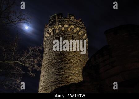 La tour en poudre à Jena la nuit Banque D'Images