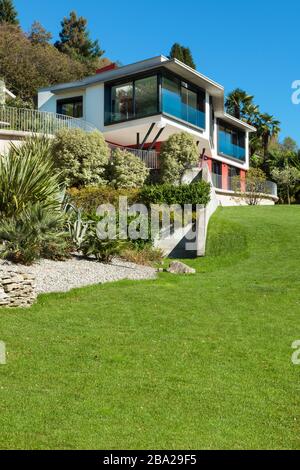 Architecture, villa moderne, vue du jardin Banque D'Images