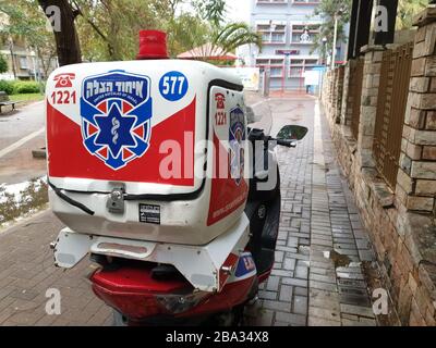 HOLON, ISRAËL. 22 janvier 2020. La moto de secours United Hatzalah Israel stationné sur le côté de la route dans la banlieue de tel Aviv. Ihud Hahatsala Banque D'Images