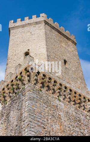 Le château de Pepoli a également appelé castello del Balio, du saracen Times, dans la vieille ville d'Erice, Sicile Banque D'Images