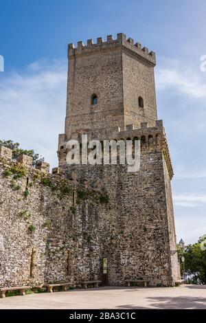 Le château de Pepoli a également appelé castello del Balio, du saracen Times, dans la vieille ville d'Erice, Sicile Banque D'Images