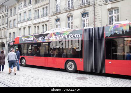 Tramways et bus, Berne, Suisse, 08/09/2019, capitale de la Suisse. Tramways de la ville, bus de Trolly et bus Bendy, transports en commun Banque D'Images