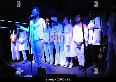 La résistance Revival Chorus en direct à Brooklyn, février 2020, photo de Nadja Sayej Banque D'Images