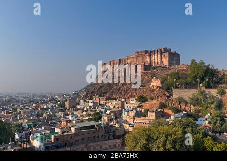 Fort Mehrangarh et Jodhpur Blue City Rajasthan Inde Banque D'Images