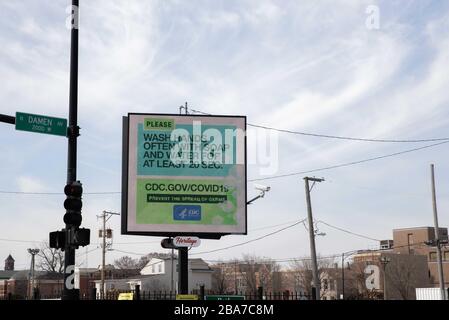 Signe à l'extérieur du United Center en laissant la communauté savoir se laver les mains au milieu de la pandémie mondiale de coronavirus, mardi 25 mars 2020, à Chicago, aux États-Unis. (Photo par IOS/Espa-Images) Banque D'Images