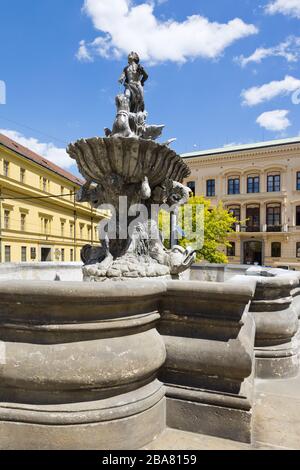 Kašna Tritónů, Náměstí republiky, Olomouc, Česká republika la fontaine Triton, 1709, Wenzel Render, place de la République, Olomouc, République tchèque Banque D'Images