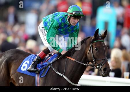 Stock Hill Fair monté par jockey Pat Smullen allant à poste avant l'île de Skye handicap Banque D'Images