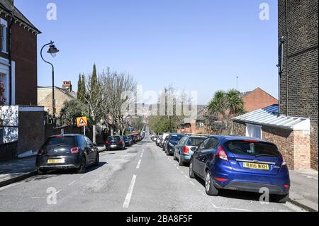 Les rues normalement fréquentées du nord de Londres sont désertées pendant la pandémie de coronavirus, covid-19, suivant les instructions du gouvernement pour rester à la maison. Banque D'Images