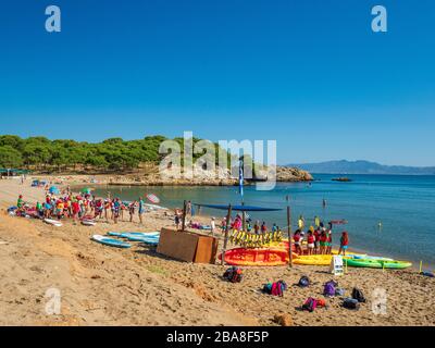 Montgó Cove, l'escala, Costa Brava, Espagne 23 juillet 2018 kayak de mer à l'escala, espagne Banque D'Images