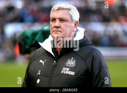 Newcastle United Manager Steve Bruce avant le début du match Banque D'Images