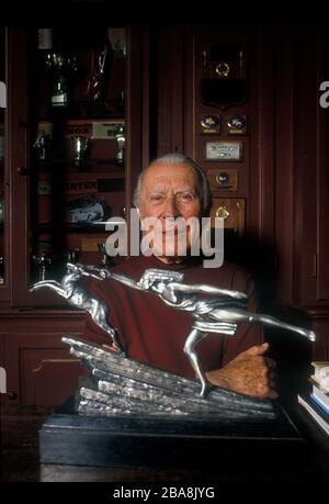 Comte Giovanni (Johnny) Lurani photographié à sa villa de Calvenzano Italie 1992 Banque D'Images