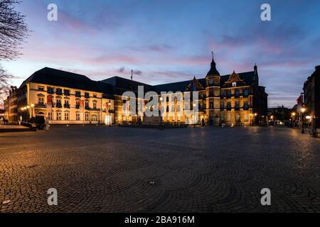 L'hôtel de ville de Düsseldorf sur la Marktplatz dans la vieille ville Banque D'Images