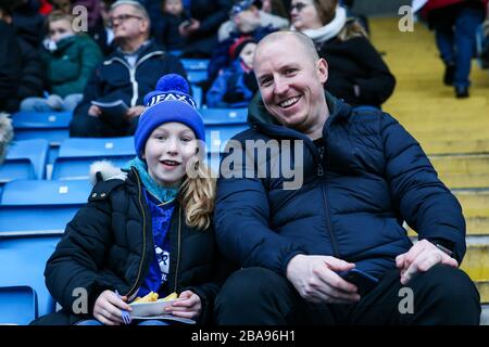 Les fans du FC Halifax Town lors du match de la première Ligue de la conférence de Vanarama au Shay Banque D'Images