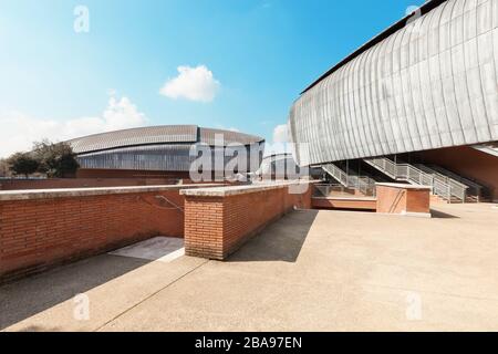 ROME, ITALIE - 14 MARS 2015 : vue de l'extérieur de l'Auditorium Parco della Musica, structure entièrement dédiée à l'art. Architecte, Renzo Piano Banque D'Images