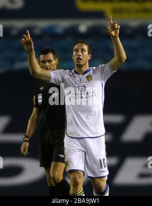 Luciano Becchio, de Leeds United, célèbre la notation du but d'ouverture du jeu Banque D'Images