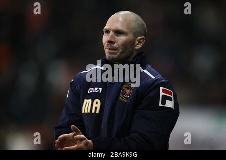 Michael Appleton, le directeur de Blackpool, a shouts sur son équipe pendant le match contre Wolverhampton Wanderers Banque D'Images