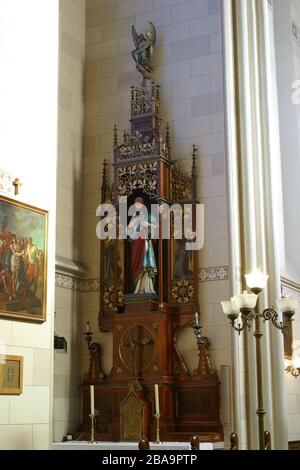 Autel du Sacré coeur de Jésus dans l'église franciscaine de Saint François d'Assise à Zagreb, Croatie Banque D'Images