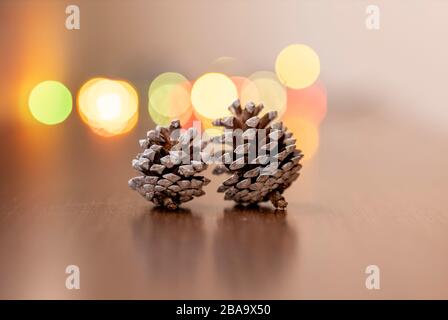 Ananas peints et décorés pour les fêtes à la maison Banque D'Images