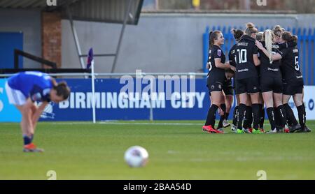 Les joueurs de Bristol City célèbrent après avoir marqué le premier but du match Banque D'Images